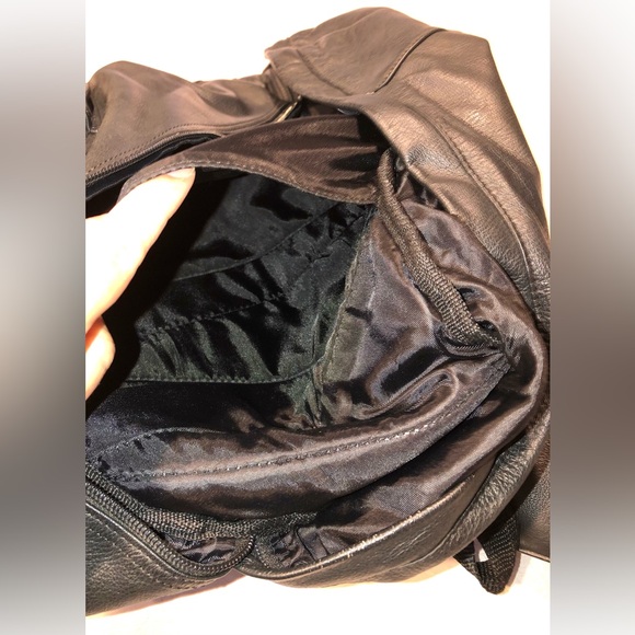 Amerileather APC Black Leather Sling Bag - Picture 6 of 13